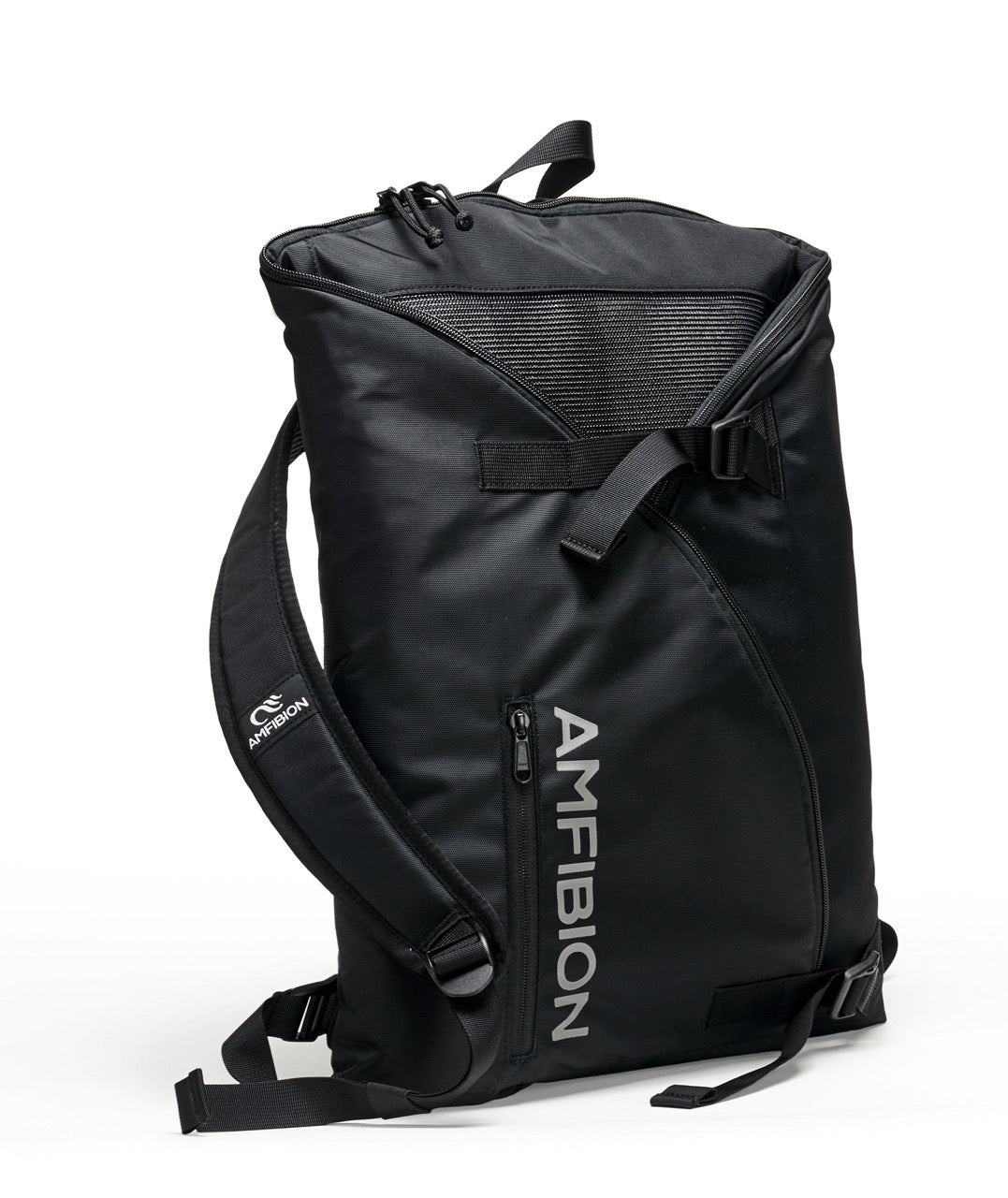 SHORELINE Convertible Changing Mat Backpack