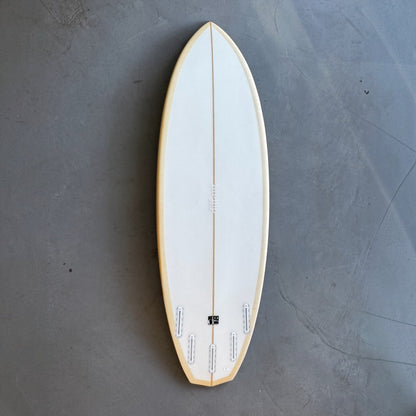 5'6 DIAMOND - YELLOW/WHITE TAIL