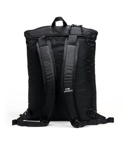SHORELINE Convertible Changing Mat Backpack